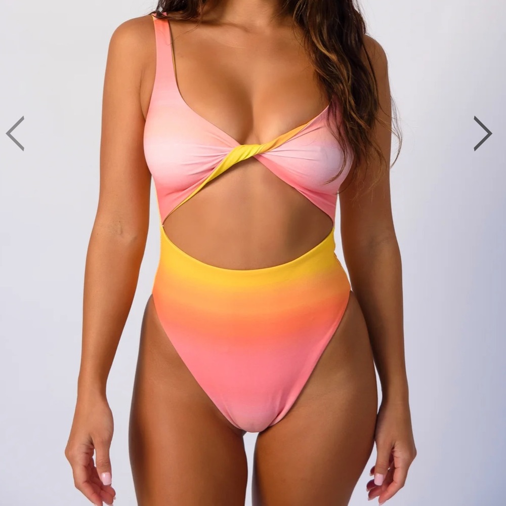 Skatie X Rocky Barnes Chloe - Sunrise one piece swimsuit